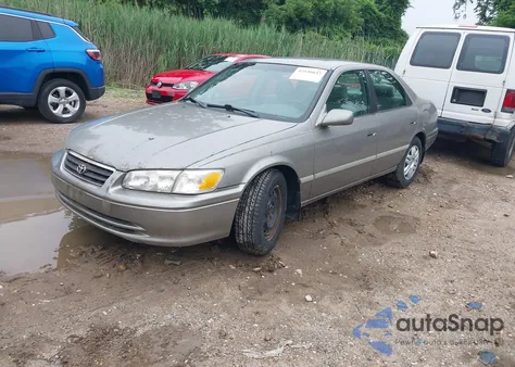 2000 Toyota Camry Le из США, поврежденный, VIN 4T1BG28K1YU683378